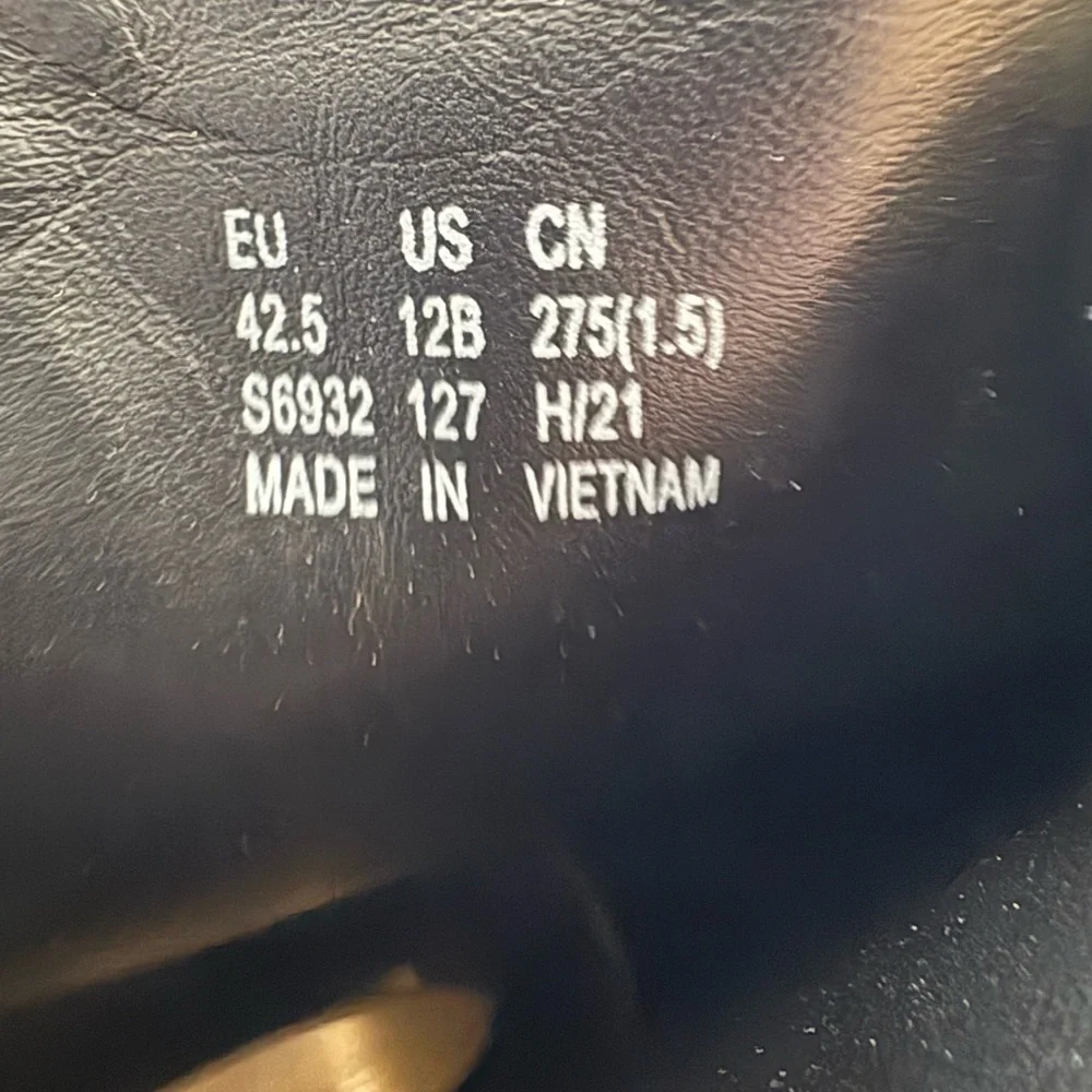 Stuart Weitzman nwot stuart